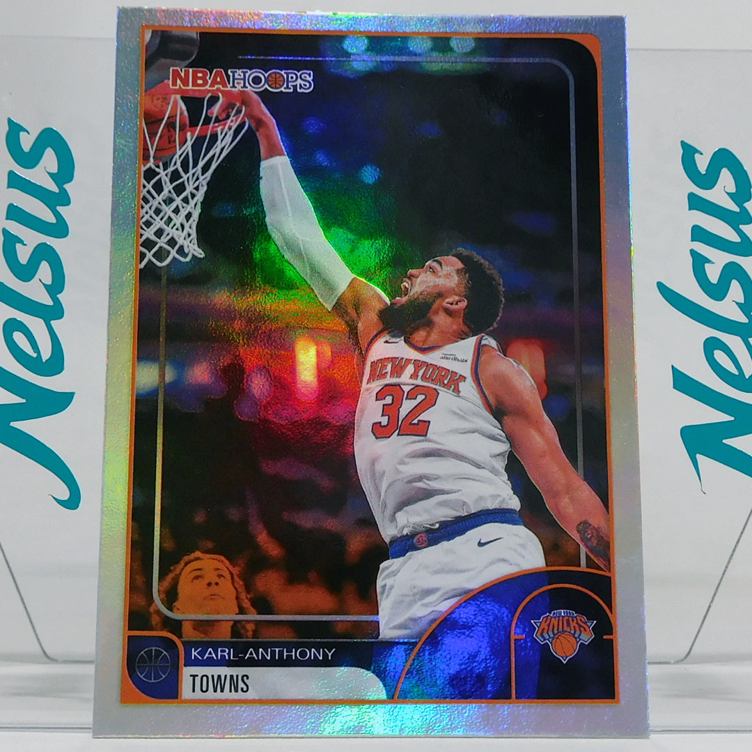 Tarjeta Karl-Anthony Towns • Holografic Refractor • New York Knicks