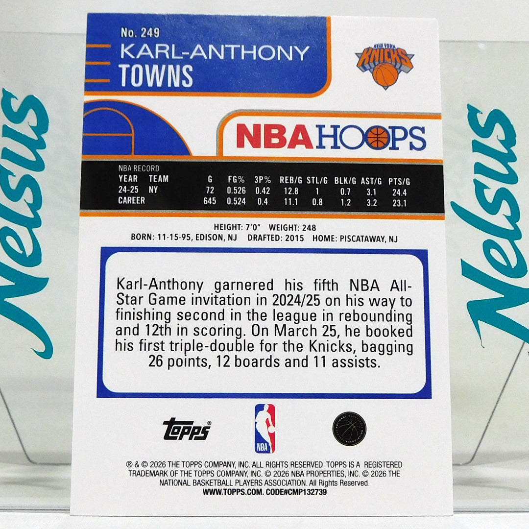 Tarjeta Karl-Anthony Towns • Holografic Refractor • New York Knicks